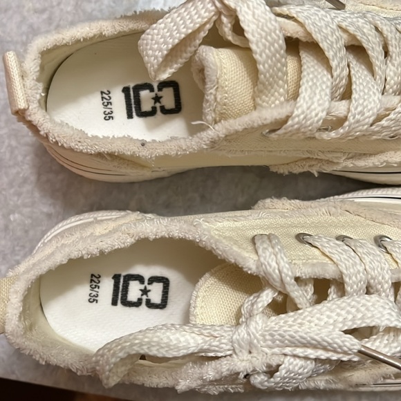 New Girls White Casual Canvas Shoe Girls Size 5.5 Sneakers NWT MAKE AN OFFER!!!! - Picture 4 of 10